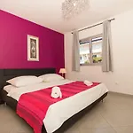 White Apartment Tribunj (Sibenik-Knin)