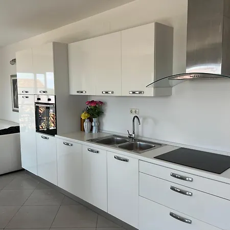 Apartman White *