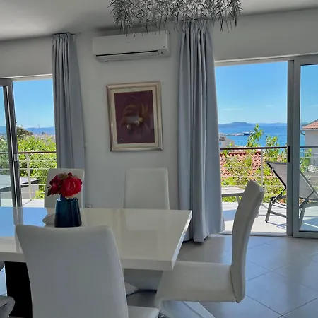 White 아파트 Tribalj