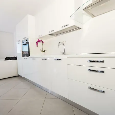 Appartement White Tribalj