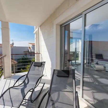 Apartment White