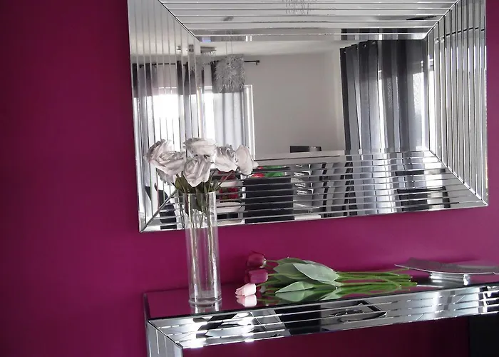 White 아파트 Tribalj