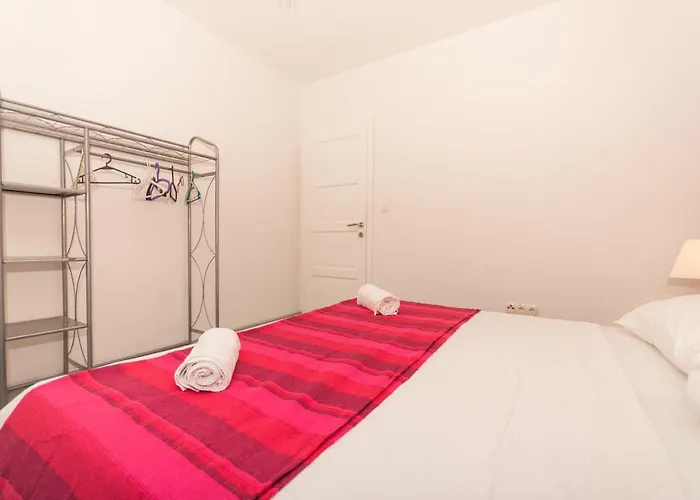 White 아파트 Tribalj